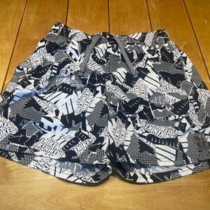 Nike Collage Icon Volley Swimming Shorts 5” Inseam Black/White Size Small